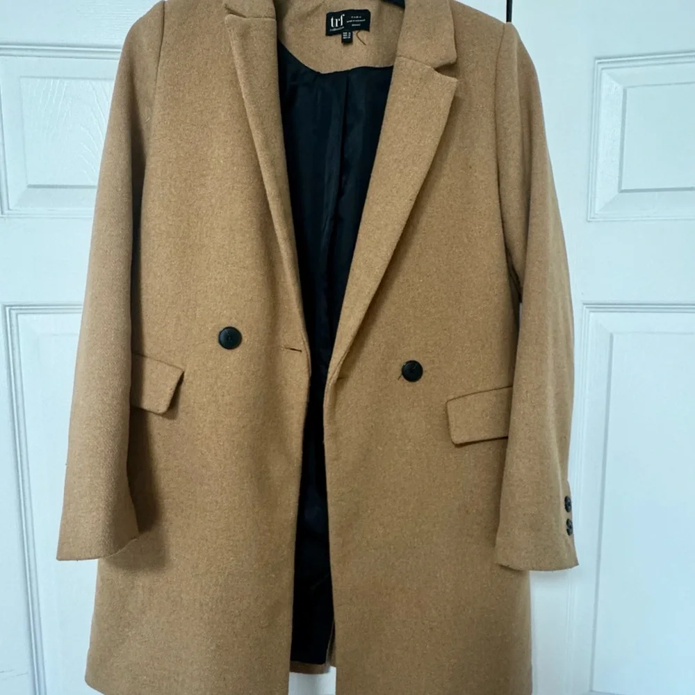 Zara Camel Coat with Black Lining - Picture 1 of 9